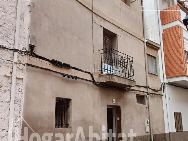 Casa en venta en Alfondeguilla. CASA DE PUEBLO AMPLIA, LUMINOSA Y CON BALCÓN. Casas.