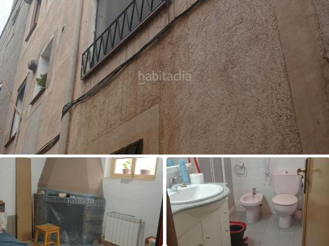 Casa en venta en Alforja. Alforja casa cantonera al mateix centre del poble de 140m2, de 4 habitacions, 2 banys complets, calefacció. Casa amb llar de foc. Casas.
