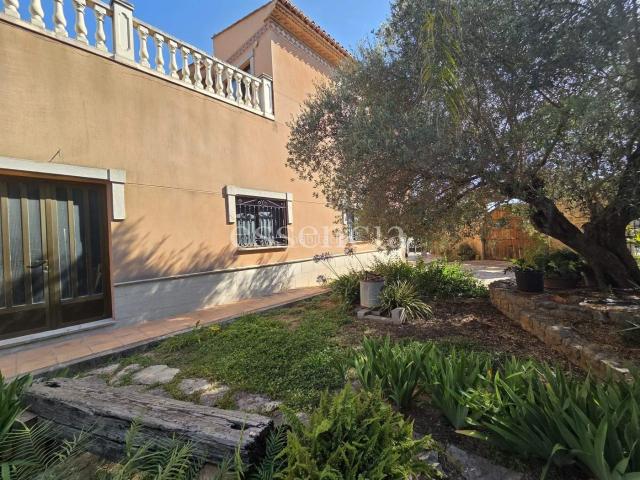 Casa en venta en Alfauir. Casa con 2.084 m2 de parcela y 474 m2 construidos. Casas.