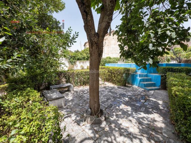 Casa en venta en Alfacar. Finca con tres viviendas, piscina y gran potencial en Alfacar Granada Gran oportunidad de inversión en uno de los municipios más d. Casas.