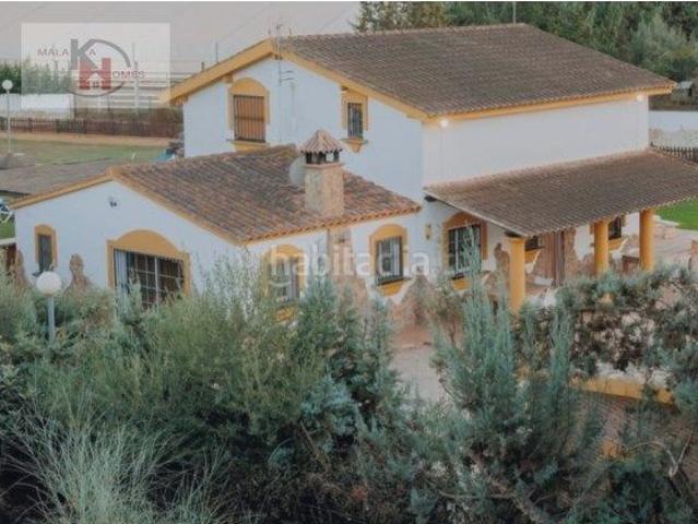 Casa en venta en Alhaurín de la Torre, El Romeral Peñón de Zapata. Anuncio para venta Casa amplia en finca rústica de regadío, excelente como vivienda y negocio turístico. Casas Alhaurín de la.
