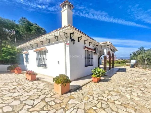 Casa en venta en Alhaurín de la Torre, El Romeral Peñón de Zapata. FINCA RÚSTICA CON 3.100 M2 DE PARCELA, VIVIENDA EN UNA PLANTA, CHIMENEA Y TOTAL PRIVACIDAD. Casas Alhaurín de la.
