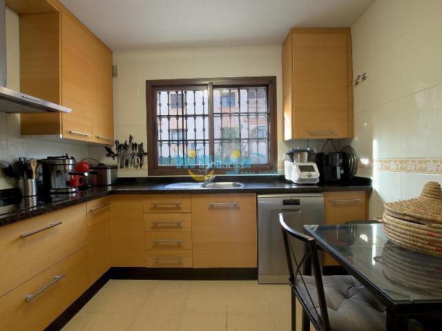 Casa en venta en Alhaurín de la Torre, Jardines de Alhaurín Huerta Alta Fuensanguínea. CHALET PAREADO 3 DORMITORIOS CON PISCINA Y GRAN TERRAZA ALHAURIN DE LA TORRE. Casas Alhaurín de la.