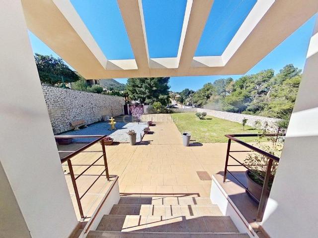 Casa en venta en Alhaurín de la Torre, Pinos de Alhaurín. ESPECTACULAR CHALET INDEPENDIENTE DE RECIENTE CONSTRUCCIÓN CON PISCINA. Casas Alhaurín de la.