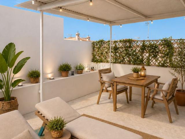 Casa en venta en Alhaurín el Grande, Centro. Encantadora casa renovada en Alhaurín el Grande, Málaga con patio y terraza cubierta. Casas Alhaurín el.