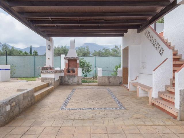 Casa en venta en Alhaurín el Grande, Centro. Magnífica casa de campo ubicada en la demandada zona de La Dehesilla Camino el Grijo, en Alhaurín el Grande. Casas Alhaurín el.