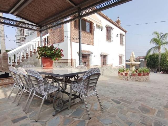 Casa en venta en Alhaurín el Grande, Centro. Preciosa villa con impresionantes vistas, a poca distancia del pueblo, con excelente acceso. REF V5446408. Casas Alhaurín el.
