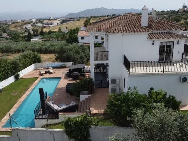 Casa en venta en Alhaurín el Grande, Centro. Villa de Lujo Excepcional Alhaurín El Grande, MálagaVilla de Lujo Excepcional Alhaurín El Grande, Málaga Urbanización Cerrada P. Casas Alhaurín el.