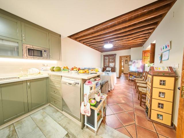 Casa en venta en Alhama de Granada. Gran casa con múltiples posibilidades en el corazón de Alhama de Granada. Casas Alhama de.