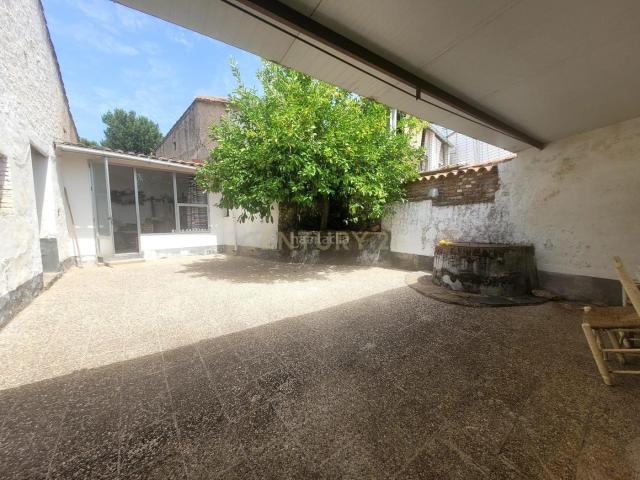 Casa en venta en Alía. Casa con encanto y gran potencial en Alía. Casas.