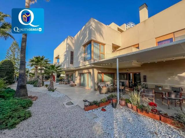 Casa en Venta en Alicante Alacant