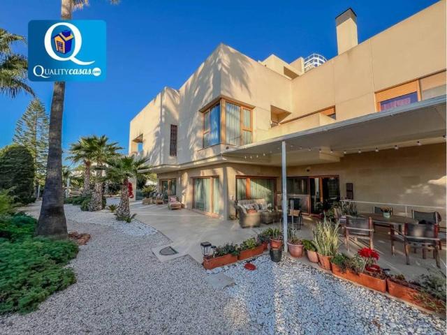 Casa en Venta en Alicante Alacant