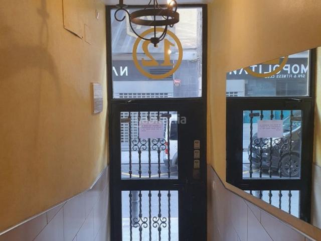 Casa en venta en Alicante, Barrio del Centro. Se ofrece en venta un edificio residencial completamente reformado, situado en una de las zonas mÃs cotizadas del centro de Alican. Casas.