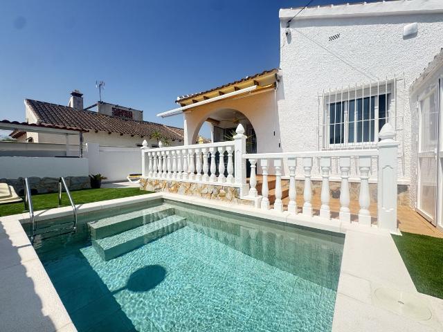 Casa en venta en Alicante, Ensanche Diputación. Casas.