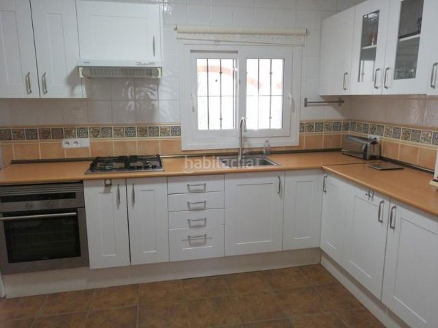 Casa en venta en Álora. Bonita casa de 3 dormitorios y 2 baños en la zona de Bermejo, Alora. Casas.
