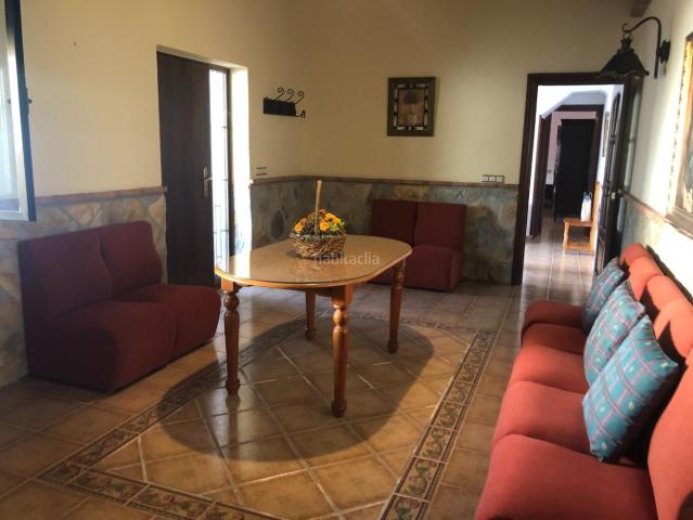 Casa en venta en Álora. Casa de 4 dormitorios y 2 baños en Bermejo, Alora. Casas.