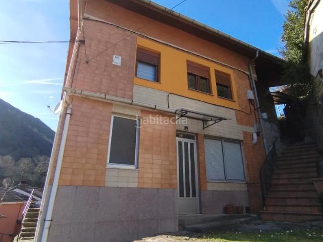 Casa en venta en Aller. Casa en Aller para entrar a vivir, 4 habitaciones. Casas.