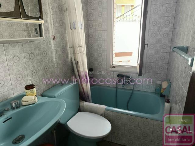 Casa en venta en Aller. SE VENDE CASA EN LEVINCO ALLER. Una casa de tres plantas, dos habitaciones, salita, cocina y un baño con bañera y ventana, a parte. Casas.