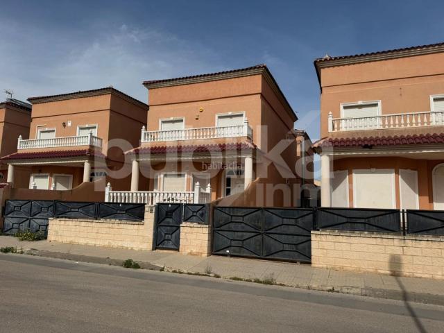 Casa en venta en Almoradí. Casas.