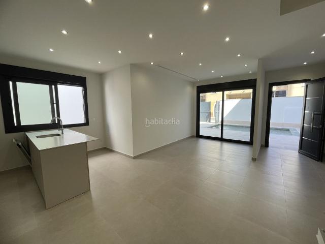 Casa en venta en Almoradí. Casas.