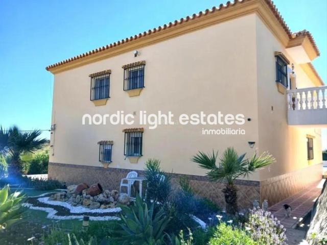 Casa en venta en Almayate Bajo. Casas Almayate.