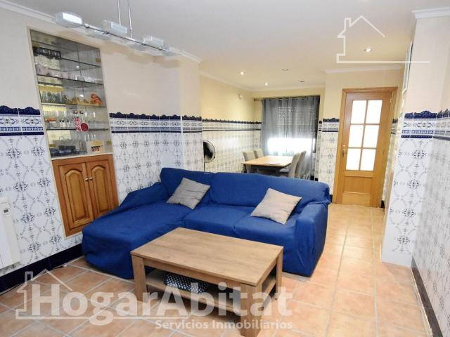 Casa en venta en Almazora Almassora, Casco Antiguo Darremur. EN PLENO CENTRO! BONITA CASA ESPACIOSA Y LUMINOSA CON TERRAZA. Casas Almazora.