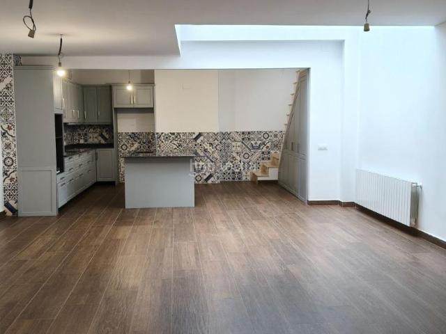 Casa en venta en Almazora Almassora, Centro. Ref 08653 Casa señorial reformada con 5 suites, terrazas y planta baja independiente para negocio o alquiler en Almazora. Casas Almazora.