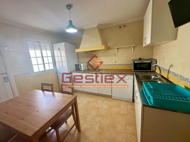 Casa en venta en Almendralejo. EN VENTA AMPLIO ADOSADO EN CTRA LA FUENTE. Casas.