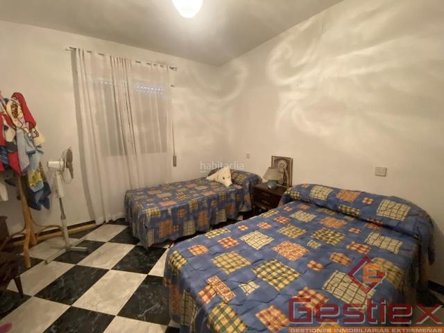 Casa en venta en Almendralejo. EN VENTA ATRACTIVO CHALET RÚSTICO NO HIPOTECABLE. Casas.