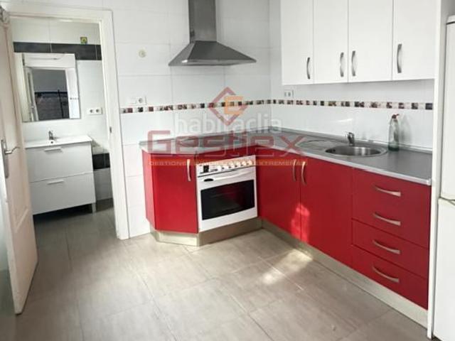 Casa en venta en Almendralejo. EN VENTA CASA CERCANA A LA PLAZA DEL MERCADO. Casas.