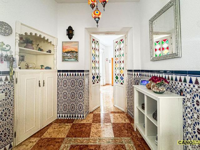 Casa en venta en Almería, Centro. Casa de 5 Habitaciones en Almería. Casas.
