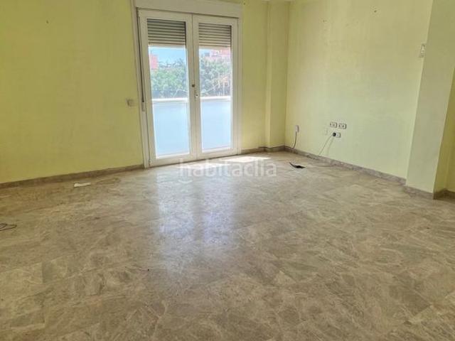 Casa en venta en Almería, Los Molinos Villa Blanca. CASA EDIFICIO CON GRAN GARAJE Y ESTUDIO. Casas.