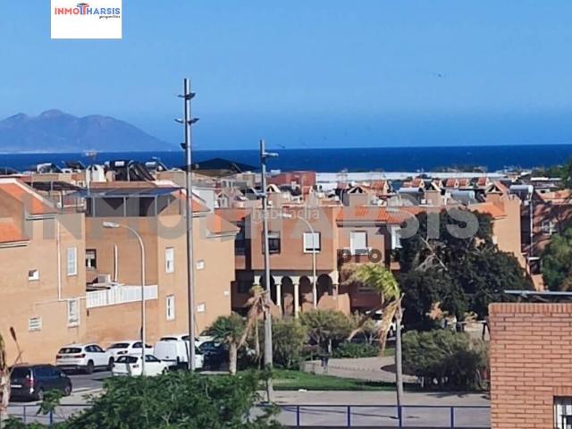 Casa en venta en Almería, La Cañada de San Urbano. Casa dúplex con dos viviendas, gran terraza y posibilidad de ampliar. Casas.