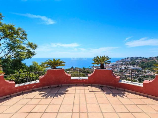 Casa en venta en Almuñécar, Almuñecar centro. ESPECTACULAR UBICACION. Casas.