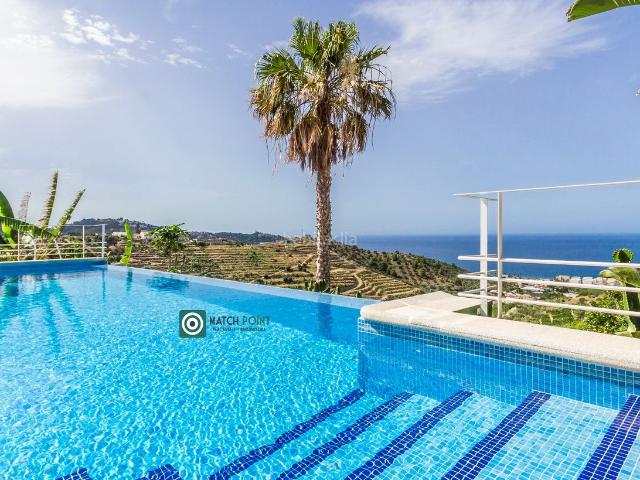 Casa en venta en Almuñécar, Las Palomas. ESPECTACULAR UBICACION. Casas.