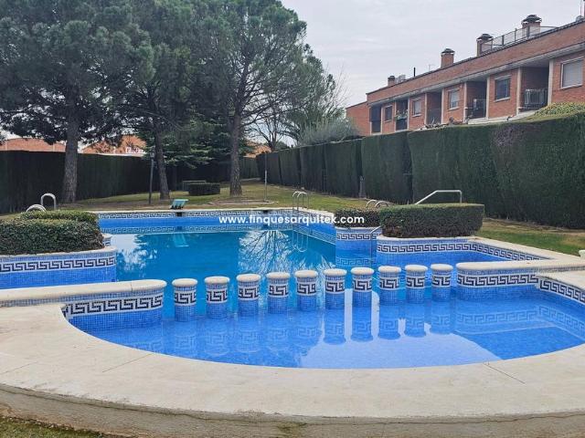Casa en venta en Alpicat. Chalet unifamiliar aislado, con parcela esquinera, Urb. Terraferma, ALPICAT. Casas.