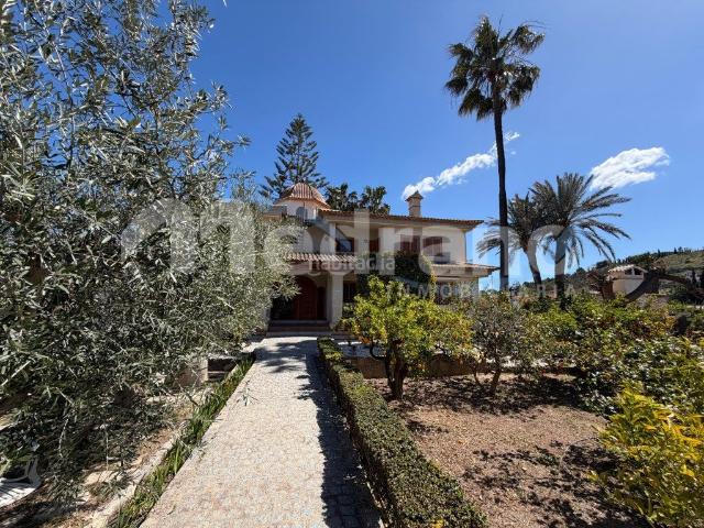 Casa en venta en Altea, Altea Ciudad. EXCLUSIVA Y MAJESTUOSA VILLA EN ALTEA CON AMPLIO TERRENO. Casas.