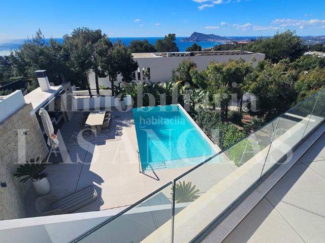 Casa en venta en Altea, Altea Hills. Villa de alto standing con vistas al mar en la prestigiosa comunidad de Altea Hills. Casas.