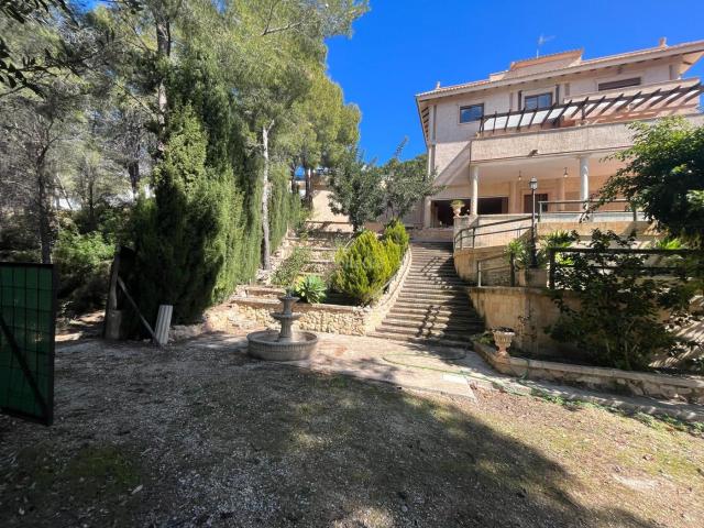 Casa en venta en Altea, Altea la Vella. OPORTUNIDAD! VILLA EN SIERRA DE ALTEA CHALET. Casas.