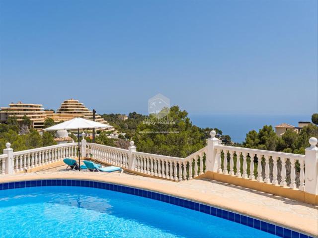Casa en venta en Altea, Altea la Vella. Villa mediterránea con piscina climatizada y vistas panorámicas al mar en Altea. Casas.