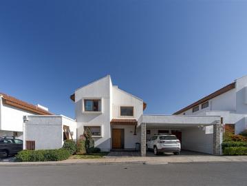 Casa en Venta en Alvaro Casanova Condominio Cumbres