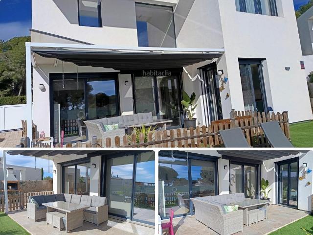 Casa en venta en Ametlla de Mar L´, Les Tres Cales Costa Dorada. Casa nueva autosuficiente con jardín y piscina en Las Tres Calas. Casas Ametlla de Mar.