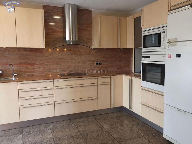 Casa en venta en Ametlla del Vallès L´. EXCLUSIVA CASA ADOSADA CON PISCINA COMUNITARIA EN ENTORNO RESIDENCIAL TRANQUILO LAMETLLA DEL VALLÈS. Casas Ametlla del Vallès.