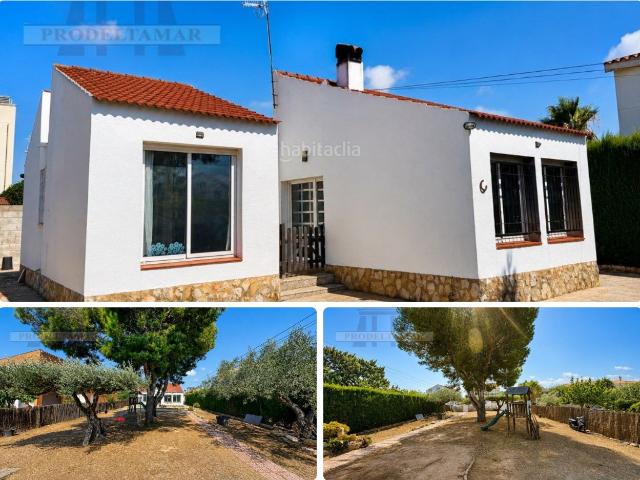 Casa en venta en Ampolla L´ Costa Dorada. Casa Individual con Gran Parcela para Reformar en Ampolla Mar, LAmpolla. Casas Ampolla.