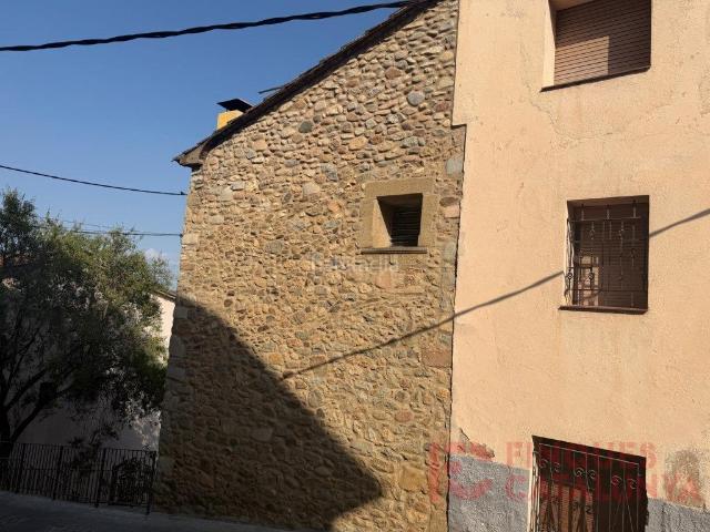 Casa en venta en Anglès. Encantadora casa de poble a Anglès. Casas.