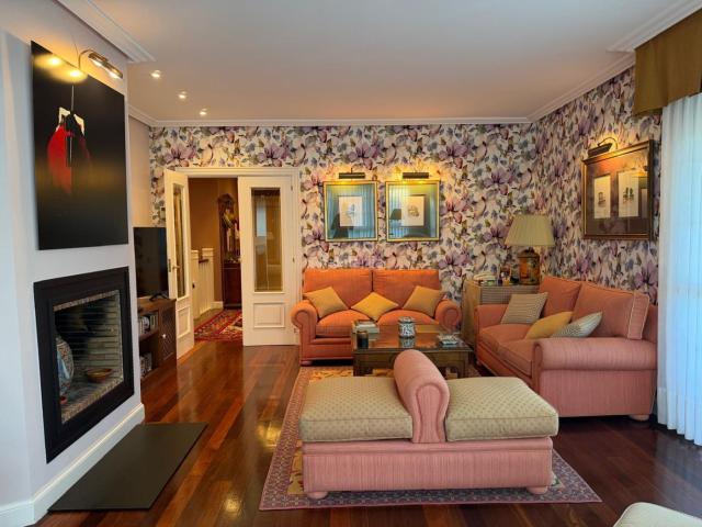 Casa en venta en Anguciana. Impecable Chalé en Anguciana!. Casas.