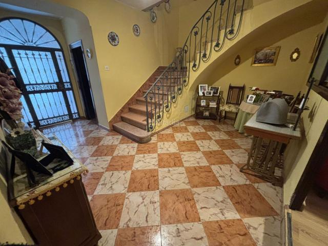 Casa en venta en Antequera, Centro. Casa en venta en el centro de Antequera. Casas.