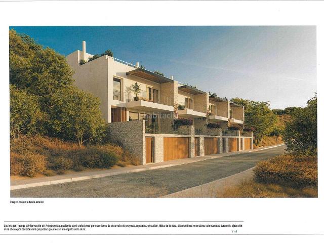 Casa en venta en Antequera, Fuentemora. VIVIENDA UNIFAMILIAR EN PROMOCIÓN, 3 DORMITORIOS, 2 BAÑOS, ASEO, TERRAZA Y PISCINA. Casas.