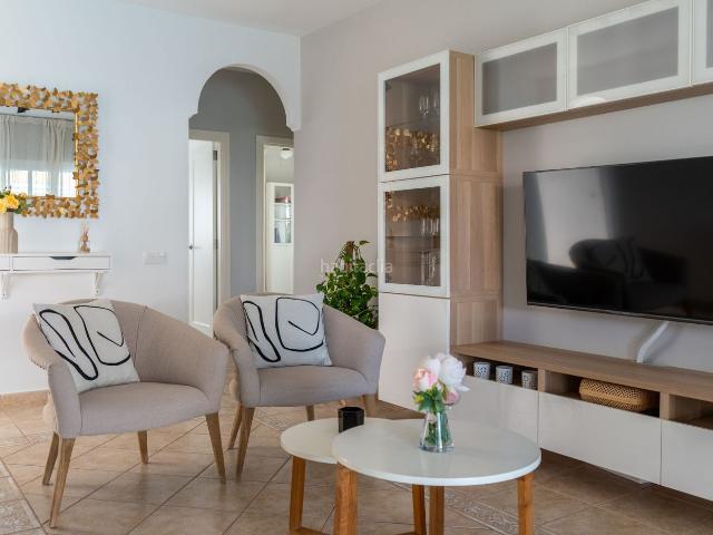 Casa en venta en Antigua, Caleta de Fuste. Chalet independiente en venta exclusiva con piscina privada climatizada en Campo de Golf Elba Caleta de Fuste. Casas.