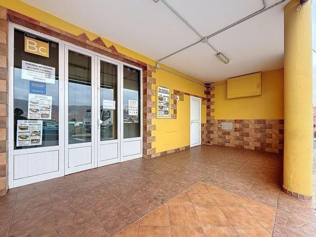 Casa en venta en Antigua, Antigua pueblo. CASA ADOSADA LOCAL EN VENTA, ANTIGUA, FUERTEVENTURA. Casas.